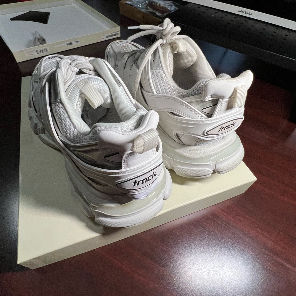 BALENCIAGA
Track Sneakers - Picture 6 of 12